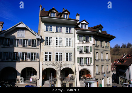 Gli edifici storici di Kramgasse su un sito patrimonio mondiale dell'UNESCO a Berna la città capitale della Svizzera Oberland county Foto Stock