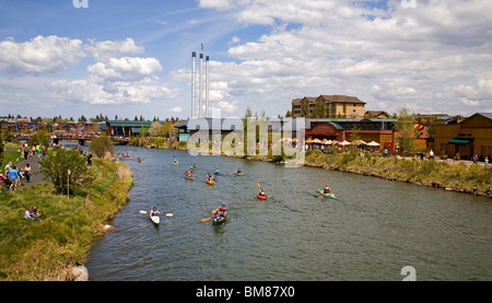 Il Pole-Pedal-paletta evento sportivo che si tiene ogni anno in curva, Oregon, attraggono migliaia di turisti provenienti da ogni parte degli USA Foto Stock