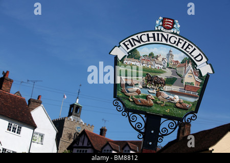 Una mano in legno intagliato firmare il pittoresco villaggio di Finchingfield in Essex, Inghilterra. Foto Stock