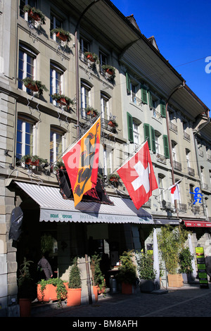 Gli edifici storici di Kramgasse su un sito patrimonio mondiale dell'UNESCO a Berna la città capitale della Svizzera Oberland county Foto Stock