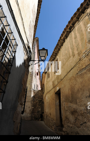 Stradina nel centro medievale della città vecchia, Cuenca, Castilla la Mancha, in Spagna Foto Stock