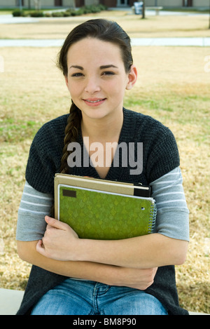 Femmina di studente di scuola superiore, ritratto Foto Stock