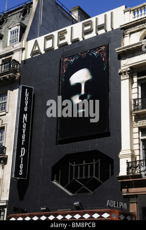 La Adelphi Theatre con Love Never Dies affissioni, Strand, Londra, Inghilterra, Regno Unito Foto Stock