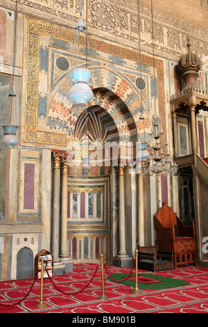 Il mihrab, leggio e minbar della moschea e madrassa di Sultan Hasan al Cairo, Egitto Foto Stock