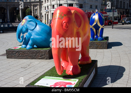 Asta salvare l'elefante indiano statue modelli Foto Stock