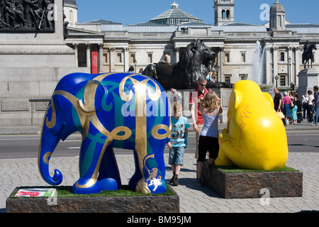 Asta salvare l'elefante indiano statue modelli Foto Stock