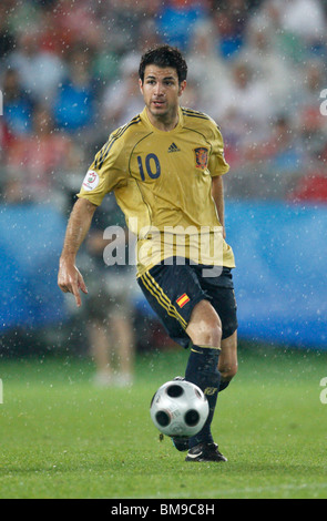 Cesc Fàbregas della Spagna in azione contro la Russia durante UEFA EURO 2008 semi-finale di partita di calcio il 26 giugno 2008. Foto Stock