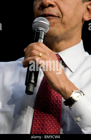 22 gennaio 2008 Ð Orangeburg, South Carolina ÐDemocratic il candidato presidenziale Barack Obama parla durante un raduno tenuto alla South Carolina state University. L'evento fa parte del periodo di riferimento per le primarie del South Carolina Democratic, fortemente contese. Foto Stock