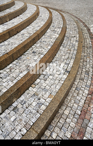 Vecchia pietra ricurva passi - acciottolato - granito - outdoor Foto Stock