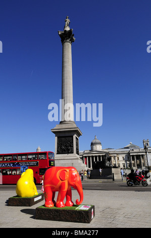 Elephant Parade London 2010 sculture a Trafalgar Square a Londra, Inghilterra, Regno Unito Foto Stock