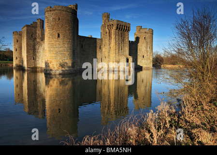 Il Castello di Bodiam al crepuscolo, Bodiam, East Sussex Foto Stock