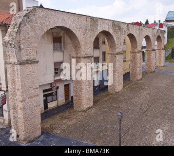 Rovine dell'Acquedotto Storico di Oviedo Spagna Foto Stock