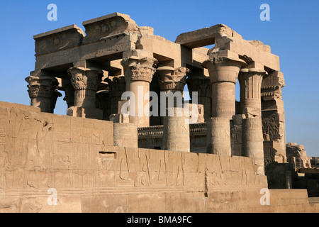 Facciata del Tempio di Kom Ombo (180-47 a.C.) in Alto Egitto Foto Stock