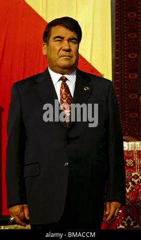 Ashgabat, Turkmenistan. Il Presidente Saparmurat Niyazov Türkmenbaşy Foto Stock