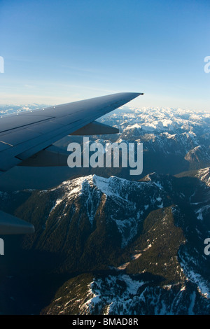 Aereo volare sopra le montagne litoranee, British Columbia, Canada Foto Stock