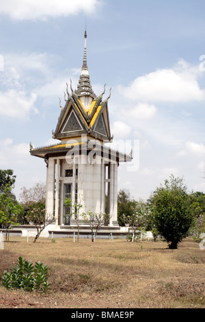 Il memorial stupa al Choeung Ek (i Killing Fields) Cambogia. Foto Stock