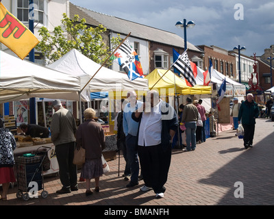 Un mercato continentale nella zona pedonale High Street in redcar cleveland England Regno Unito Foto Stock