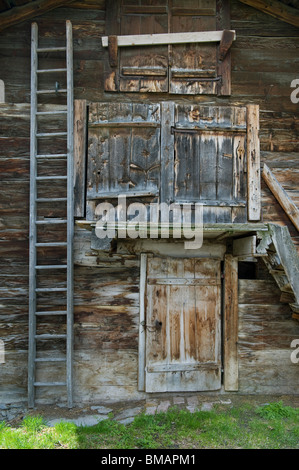 Tradizionale edificio di legno, Zermatt, Svizzera Foto Stock