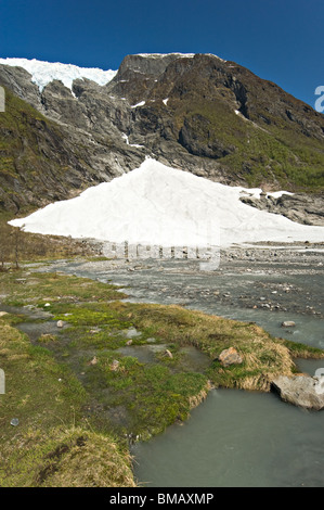 Bella Flatbreen e ghiacciai Supphellebreen Jostedalsbreen nel Parco Nazionale di Fjaerland Norvegia Foto Stock