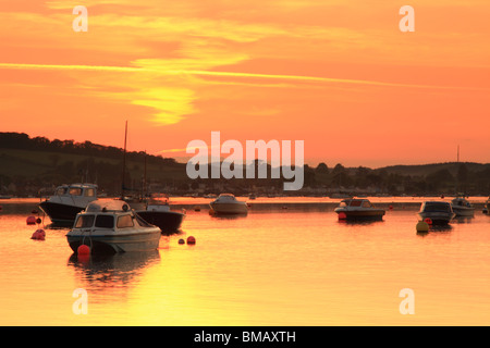 Sunset over Exe vista estuario verso Starcross da Exmouth, East Devon, Inghilterra, Regno Unito Foto Stock