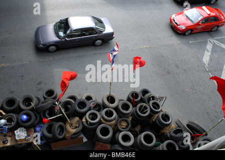 Maglietta rossa dei sostenitori del Premier Thaksin Shinawatra durante un governo anti-protesta a Bangkok Foto Stock