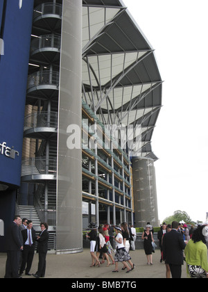 Royal Ascot pageant cerimonia,parte della stagione nel regno Unito,horse racing,tradizione,glamour bellezza top cappelli champagne turismo estivo Foto Stock