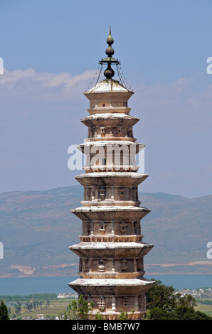 Lato sinistro pagoda Tre Pagode Dali Cina Yunnan Foto Stock