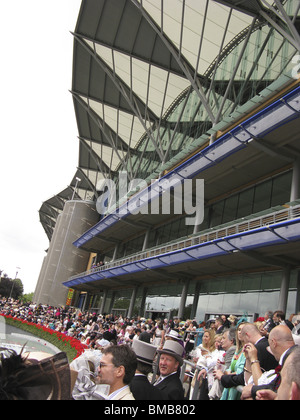 Royal Ascot pageant cerimonia,parte della stagione nel regno Unito,horse racing,tradizione,glamour bellezza top cappelli champagne turismo estivo Foto Stock