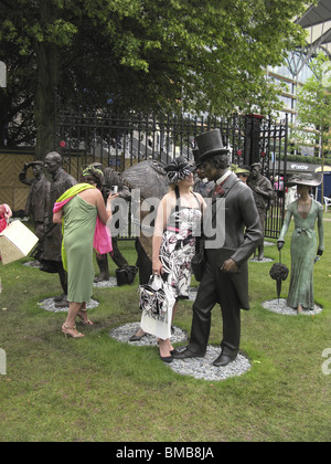 Royal Ascot pageant cerimonia,parte della stagione nel regno Unito,horse racing,tradizione,glamour bellezza top cappelli champagne turismo estivo Foto Stock