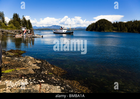 Francesca Barkley lasciando Bamfield dock sulla costa occidentale dell'isola di Vancouver, British Columbia, Canada. Foto Stock