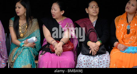 250 soldati da 10 La regina della propria Gurkha reggimento logistico (QOGLR) ricevono la loro campagna di Afghanistan medaglie in Normandia Barr Foto Stock