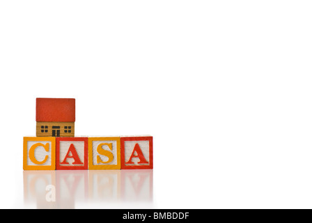 Colorata per bambini ortografia blocchi di casa con una casa Foto Stock