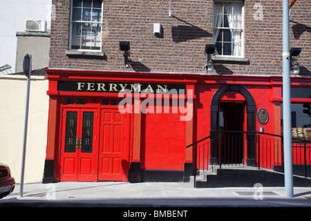 Il pub Ferryman su Dublino South Quays, nella regione di Dockland, in Irlanda Foto Stock