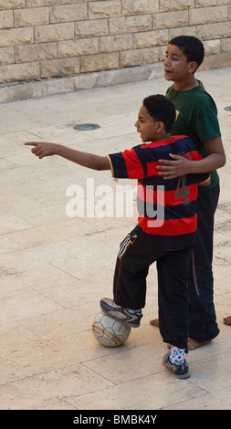 I giocatori di calcio, il Cairo, Egitto. Foto Stock