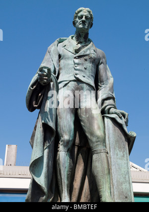 Una statua del Duca di Rutland, nella parte anteriore del Corn Exchange in Leicester City Centre, England Regno Unito Foto Stock