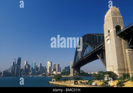 Il Ponte del Porto di Sydney e il quartiere affaristico centrale di Sydney New South Wales AUSTRALIA Foto Stock