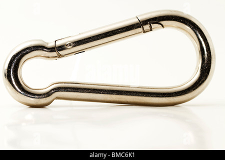 Una carabina argento isolato su sfondo bianco Foto Stock