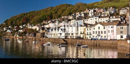 Regno Unito, Inghilterra, Devon, Dartmouth, Bayard's Cove la mattina presto, panoramica Foto Stock