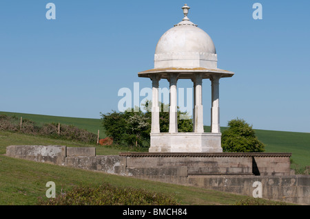 Inghilterra, Regno Unito - La Chattri è dedicata alla memoria dei soldati indiani che hanno combattuto nella prima guerra mondiale. Foto Stock