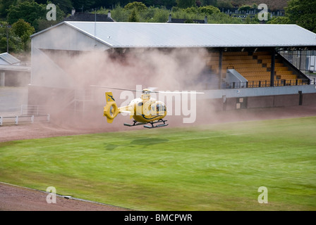 Helimed decollare da Dunoon Sportivo Dunoon Cowal Argyll & Bute Scozia Scotland Foto Stock