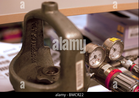 Bombola di gas con pressione in metri Foto Stock