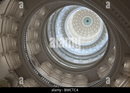 Massimale della rotunda cupola all'interno di Texas State Capitol Building o statehouse di Austin Foto Stock