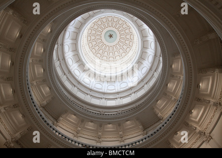Massimale della rotunda cupola all'interno di Texas State Capitol Building o statehouse di Austin Foto Stock