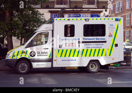 Per i bambini la cura intensiva ambulanza, Baker Street, Londra, Inghilterra, Regno Unito, Europa Foto Stock