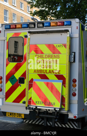 Per i bambini la cura intensiva ambulanza, Baker Street, Londra, Inghilterra, Regno Unito, Europa Foto Stock