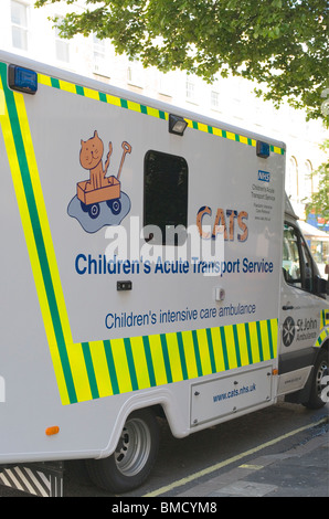 Per i bambini la cura intensiva ambulanza, Baker Street, Londra, Inghilterra, Regno Unito, Europa Foto Stock