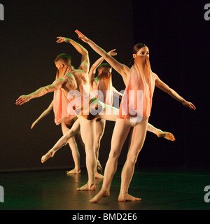 Michael Clark Company esecuzione " Vieni, stato e andato' presso il Barbican Theatre, 3 al 12 giugno 2010 Foto Stock