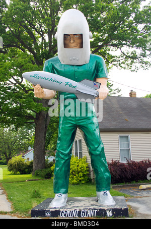 Il Gigante Gemini fuori il trampolino di lancio diner sul percorso 66 in Wilmington Illinois Foto Stock