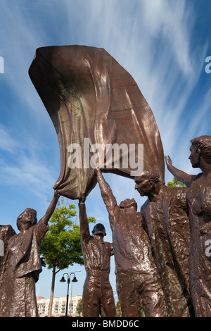 La scultura in Piazza Liberazione, St Helier, Jersey, Isole del Canale Foto Stock