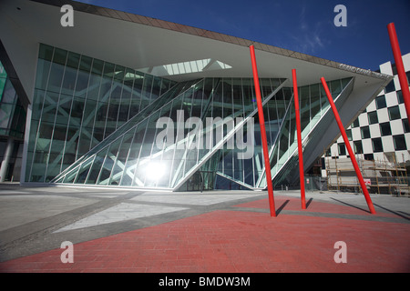 Il Bord Gáis teatro di energia (originariamente Grand Canal Theatre) è un performing arts venue, trova in Docklands di Dublino in Irlanda. Foto Stock